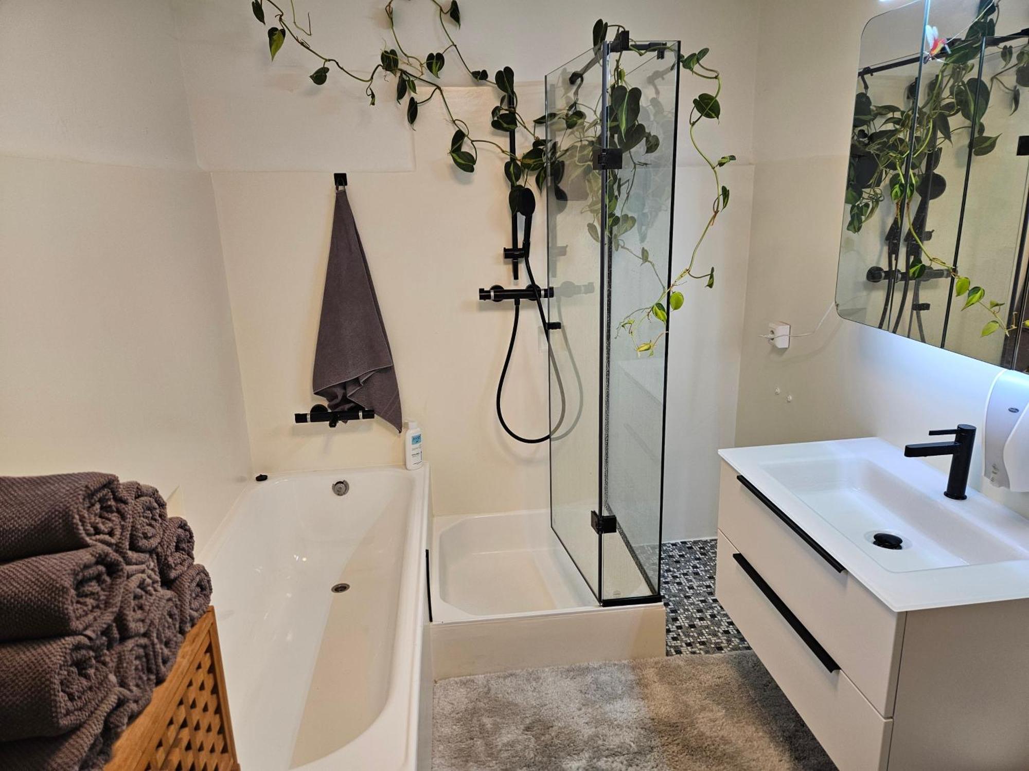 Premium Apartment Mit Privatem Whirlpool, Sauna, Garten Sankt Martin am Grimming Buitenkant foto