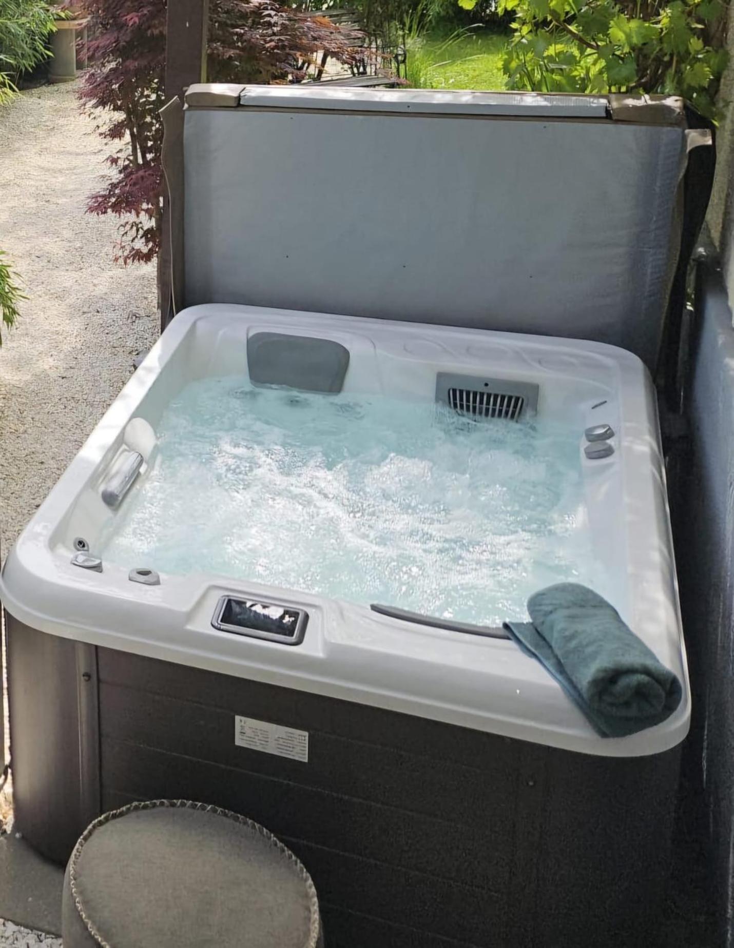 Premium Apartment Mit Privatem Whirlpool, Sauna, Garten Sankt Martin am Grimming Buitenkant foto